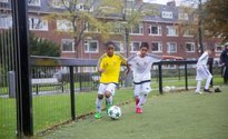 Street League-teams trotseren wind en regen