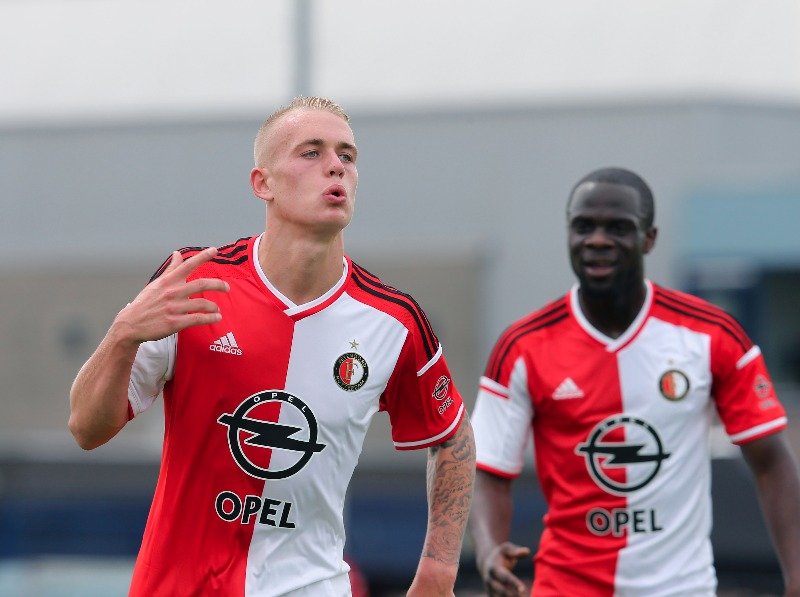 Feyenoord opent met ruime oefenzege