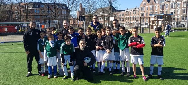 Op de fiets naar Voetbalfeest na wedstrijddag