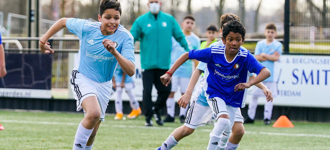 Tientallen teams genieten van zonnige Feyenoord Street League Cup